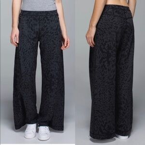 Lululemon | Forward Fold Trouser pants Animal Swirl